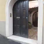 Casa Dell\'Artista Singola E Indipendente